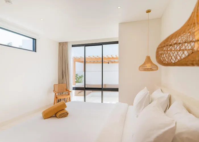 Amici - Indoor Living 3br Family Pool - Pererenan Holiday home Canggu (Bali)