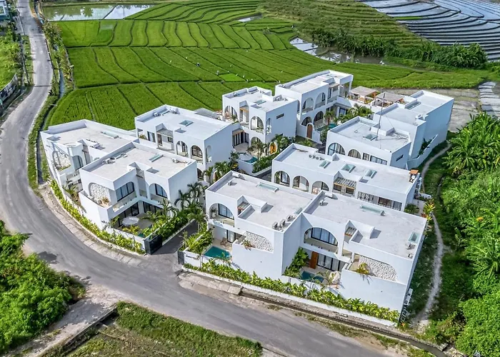 Amici - Indoor Living 3br Family Pool - Pererenan Canggu (Bali)